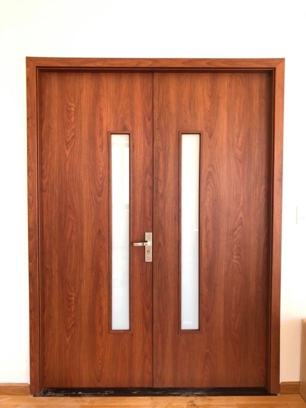 cửa gỗ pano kính nhựa composite